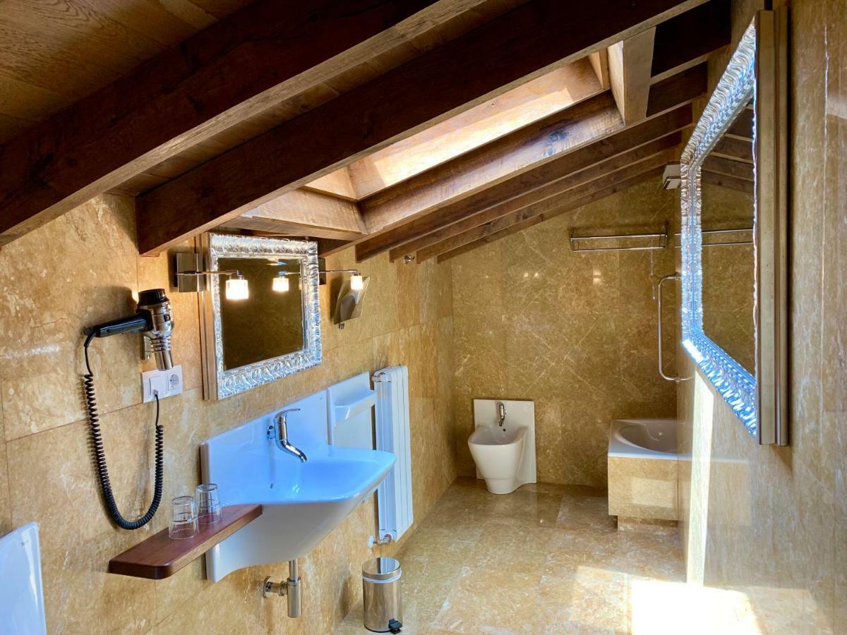 Akla Hotel Suites Valles Pasiegos Saro Eksteriør billede